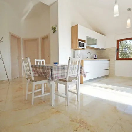 Apartament Elia-6 *